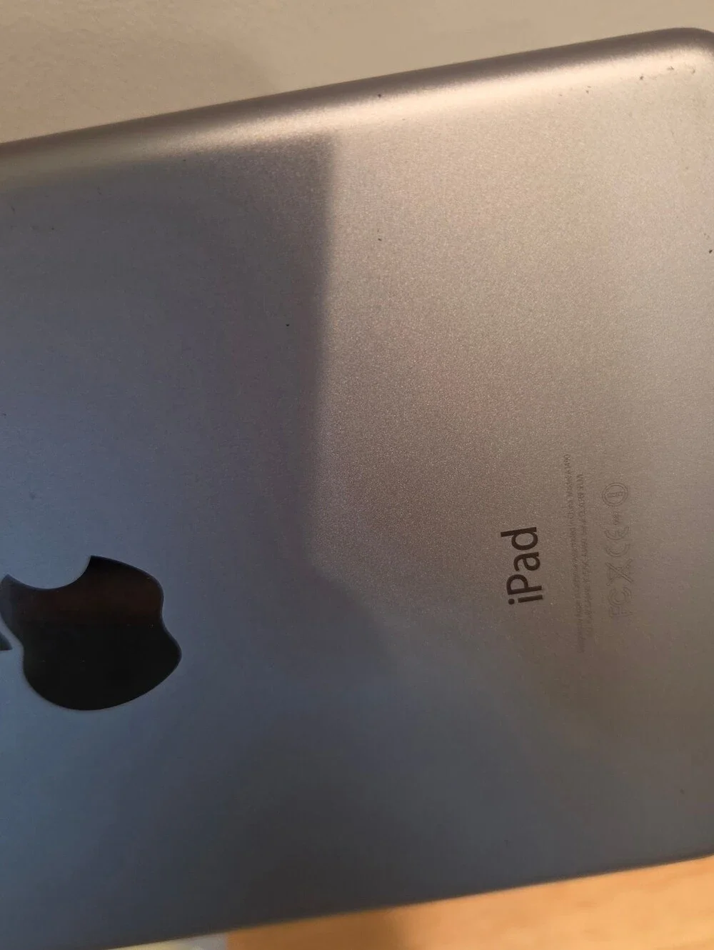 Apple iPad Mini 2 16GB Wi-Fi + Cellular AT&T 7.9inch A1490